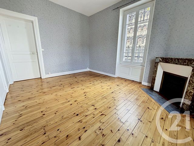 Appartement F3 à louer - 3 pièces - 56.63 m2 - CLERMONT FERRAND - 63 - AUVERGNE - Century 21 Stéphane Roume Immobilier