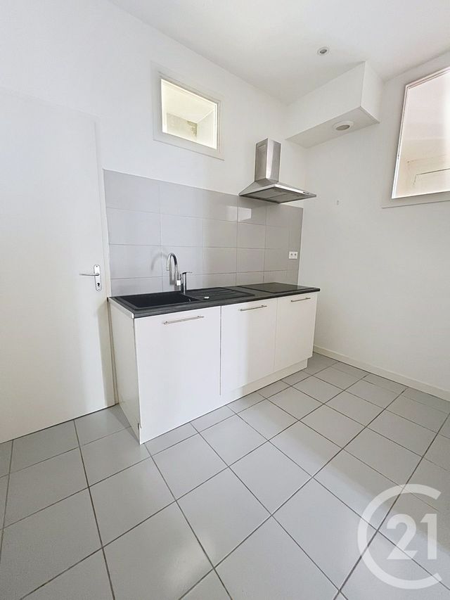 Appartement F3 à louer - 3 pièces - 56.63 m2 - CLERMONT FERRAND - 63 - AUVERGNE - Century 21 Stéphane Roume Immobilier