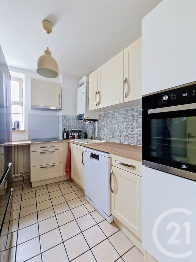 Appartement T3 à vendre - 3 pièces - 54.0 m2 - CLERMONT FERRAND - 63 - AUVERGNE - Century 21 Stéphane Roume Immobilier