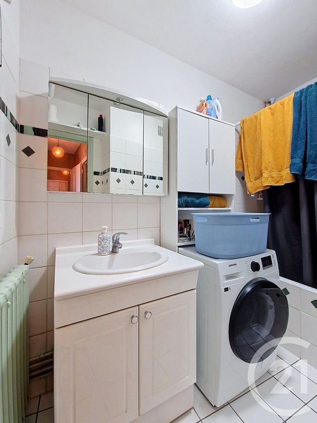 Appartement T3 à vendre - 3 pièces - 54.0 m2 - CLERMONT FERRAND - 63 - AUVERGNE - Century 21 Stéphane Roume Immobilier
