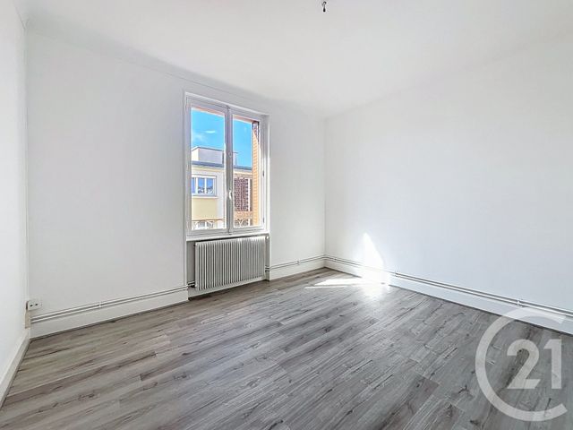 Appartement Studio à louer - 1 pièce - 27.87 m2 - CLERMONT FERRAND - 63 - AUVERGNE - Century 21 Stéphane Roume Immobilier