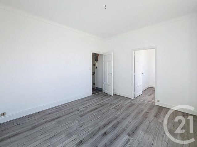 Appartement Studio à louer - 1 pièce - 27.87 m2 - CLERMONT FERRAND - 63 - AUVERGNE - Century 21 Stéphane Roume Immobilier