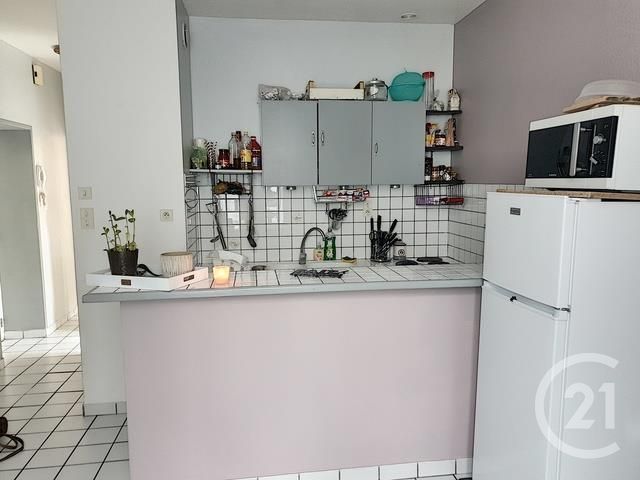 Appartement F2 à louer - 2 pièces - 33.08 m2 - CLERMONT FERRAND - 63 - AUVERGNE - Century 21 Stéphane Roume Immobilier