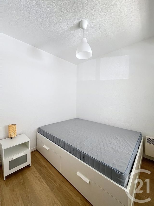 Appartement F1 à louer - 2 pièces - 27.79 m2 - CLERMONT FERRAND - 63 - AUVERGNE - Century 21 Stéphane Roume Immobilier