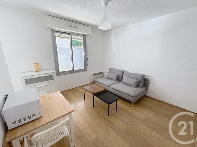 Appartement F1 à louer - 2 pièces - 27.79 m2 - CLERMONT FERRAND - 63 - AUVERGNE - Century 21 Stéphane Roume Immobilier