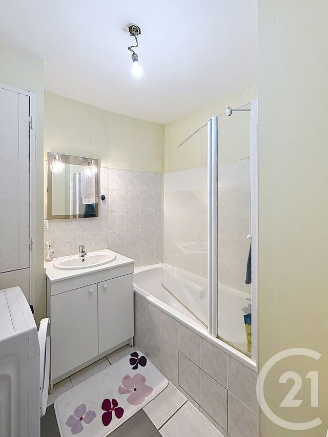 Appartement F2 à vendre - 2 pièces - 49.75 m2 - CLERMONT FERRAND - 63 - AUVERGNE - Century 21 Stéphane Roume Immobilier