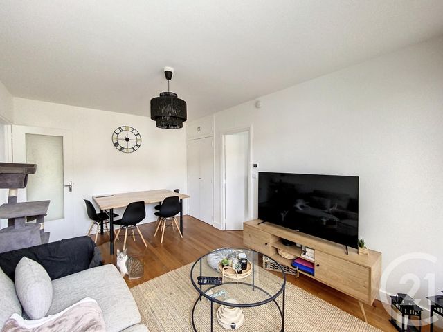 Appartement F2 à louer - 2 pièces - 43.12 m2 - CHAMALIERES - 63 - AUVERGNE - Century 21 Stéphane Roume Immobilier