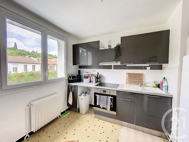 Appartement F2 à louer - 2 pièces - 43.12 m2 - CHAMALIERES - 63 - AUVERGNE - Century 21 Stéphane Roume Immobilier