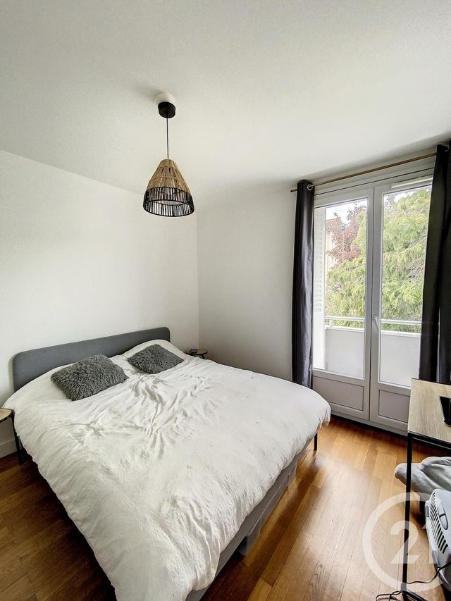 Appartement F2 à louer - 2 pièces - 43.12 m2 - CHAMALIERES - 63 - AUVERGNE - Century 21 Stéphane Roume Immobilier