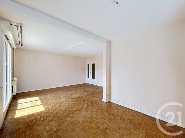 Appartement F5 à vendre - 5 pièces - 102.68 m2 - CLERMONT FERRAND - 63 - AUVERGNE - Century 21 Stéphane Roume Immobilier