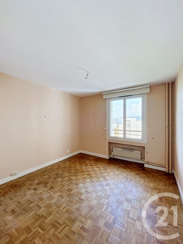 Appartement F5 à vendre - 5 pièces - 102.68 m2 - CLERMONT FERRAND - 63 - AUVERGNE - Century 21 Stéphane Roume Immobilier