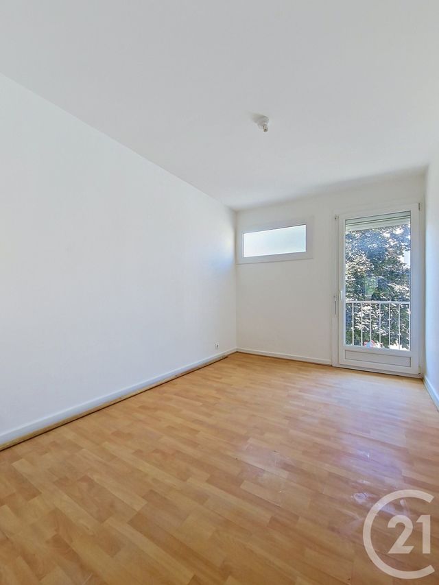 Appartement T3 à vendre - 3 pièces - 64.39 m2 - CLERMONT FERRAND - 63 - AUVERGNE - Century 21 Stéphane Roume Immobilier