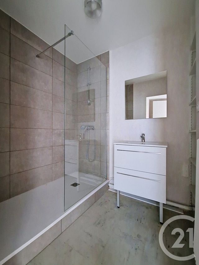 Appartement T3 à vendre - 3 pièces - 64.39 m2 - CLERMONT FERRAND - 63 - AUVERGNE - Century 21 Stéphane Roume Immobilier