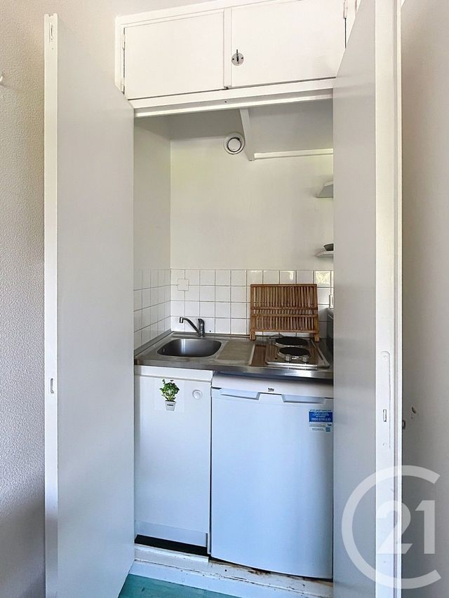 Appartement F1 à louer - 1 pièce - 17.3 m2 - CLERMONT FERRAND - 63 - AUVERGNE - Century 21 Stéphane Roume Immobilier