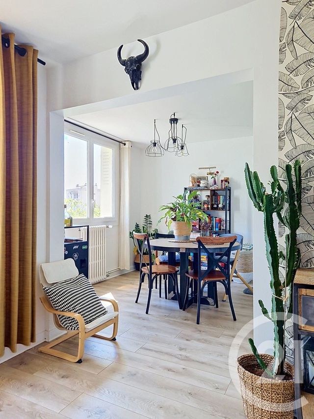 Appartement T4 à vendre - 4 pièces - 63.5 m2 - CLERMONT FERRAND - 63 - AUVERGNE - Century 21 Stéphane Roume Immobilier