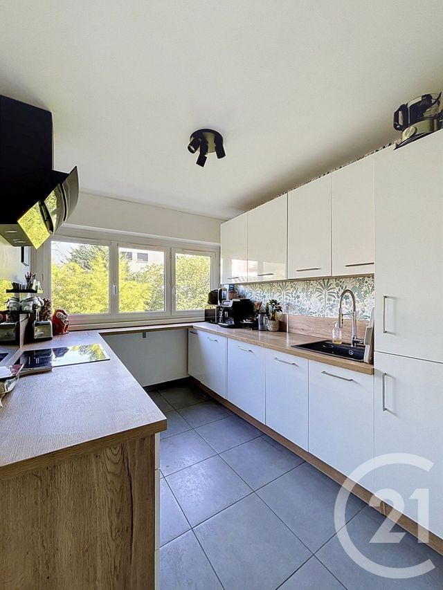 Appartement F4 à vendre - 4 pièces - 70.11 m2 - CHAMALIERES - 63 - AUVERGNE - Century 21 Stéphane Roume Immobilier