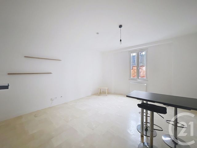 Appartement F1 à louer - 1 pièce - 29.45 m2 - CLERMONT FERRAND - 63 - AUVERGNE - Century 21 Stéphane Roume Immobilier