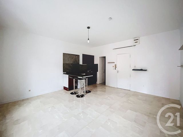 Appartement F1 à louer - 1 pièce - 29.45 m2 - CLERMONT FERRAND - 63 - AUVERGNE - Century 21 Stéphane Roume Immobilier