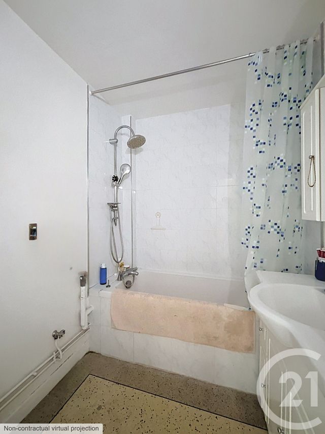 Appartement F2 à vendre - 2 pièces - 40.22 m2 - CLERMONT FERRAND - 63 - AUVERGNE - Century 21 Stéphane Roume Immobilier