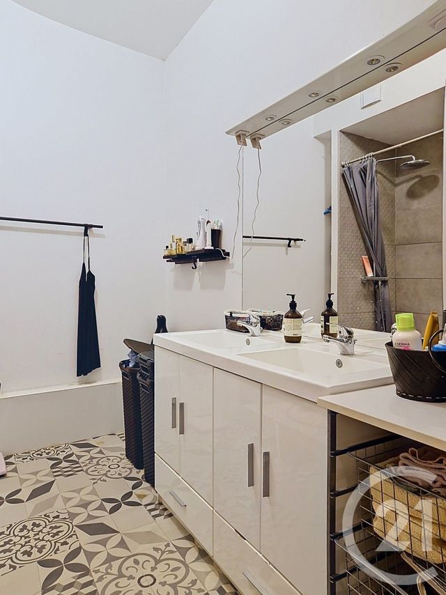 Appartement T6 à vendre - 6 pièces - 131.57 m2 - ROYAT - 63 - AUVERGNE - Century 21 Stéphane Roume Immobilier