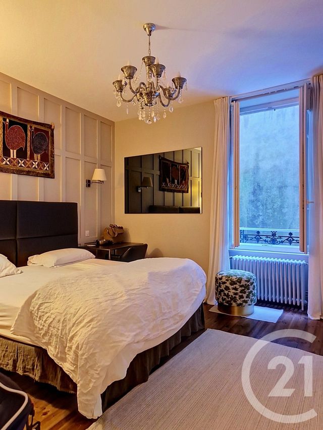 Appartement T6 à vendre - 6 pièces - 131.57 m2 - ROYAT - 63 - AUVERGNE - Century 21 Stéphane Roume Immobilier