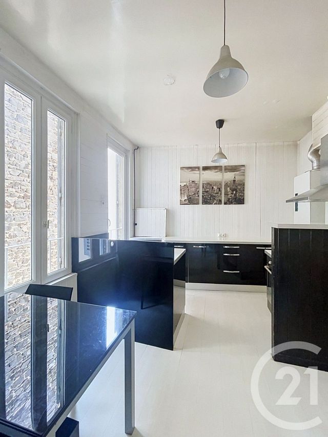 Appartement T3 à vendre - 3 pièces - 55.75 m2 - CLERMONT FERRAND - 63 - AUVERGNE - Century 21 Stéphane Roume Immobilier