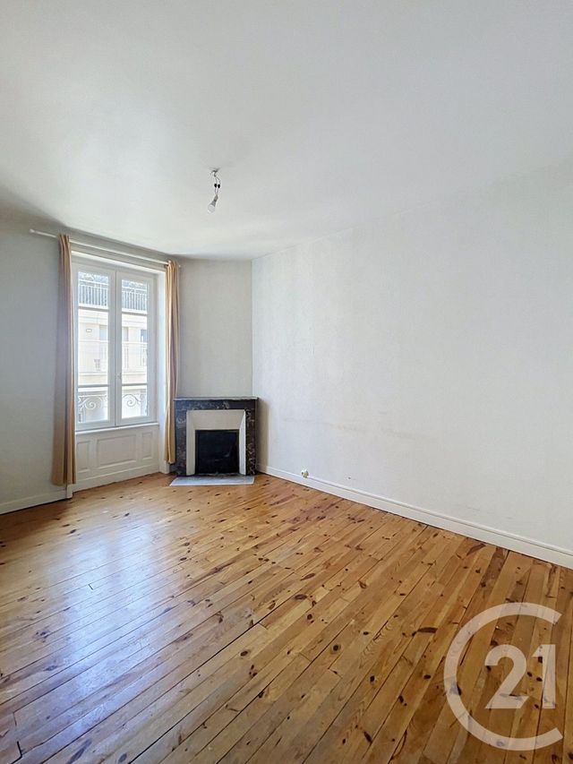 Appartement T3 à vendre - 3 pièces - 55.75 m2 - CLERMONT FERRAND - 63 - AUVERGNE - Century 21 Stéphane Roume Immobilier