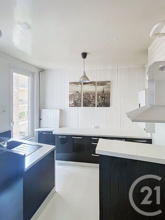 Appartement T3 à vendre - 3 pièces - 55.75 m2 - CLERMONT FERRAND - 63 - AUVERGNE - Century 21 Stéphane Roume Immobilier