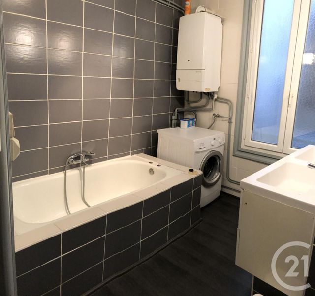Appartement T3 à louer - 3 pièces - 50.33 m2 - BEAUMONT - 63 - AUVERGNE - Century 21 Stéphane Roume Immobilier