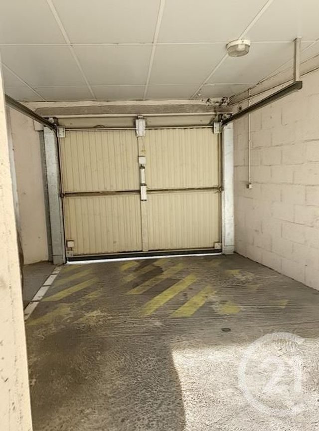 parking à louer - 4.0 m2 - CLERMONT FERRAND - 63 - AUVERGNE - Century 21 Stéphane Roume Immobilier