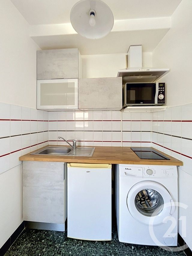 Appartement F1 à louer - 1 pièce - 24.76 m2 - CLERMONT FERRAND - 63 - AUVERGNE - Century 21 Stéphane Roume Immobilier