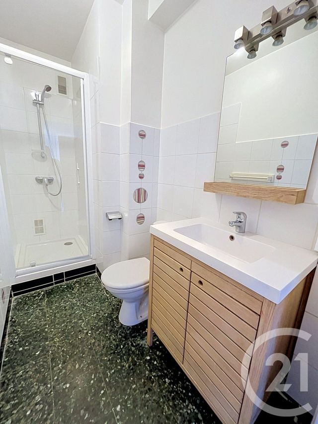 Appartement F1 à louer - 1 pièce - 24.76 m2 - CLERMONT FERRAND - 63 - AUVERGNE - Century 21 Stéphane Roume Immobilier