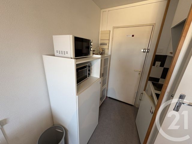 Appartement F1 à louer - 1 pièce - 17.97 m2 - CLERMONT FERRAND - 63 - AUVERGNE - Century 21 Stéphane Roume Immobilier