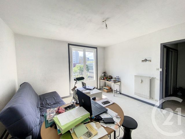 Appartement Studio à louer - 1 pièce - 27.15 m2 - CLERMONT FERRAND - 63 - AUVERGNE - Century 21 Stéphane Roume Immobilier