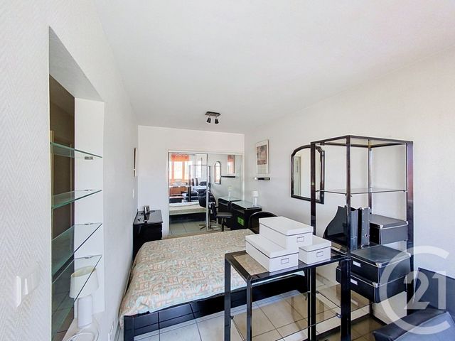 Appartement F1 à louer - 1 pièce - 32.76 m2 - ROYAT - 63 - AUVERGNE - Century 21 Stéphane Roume Immobilier