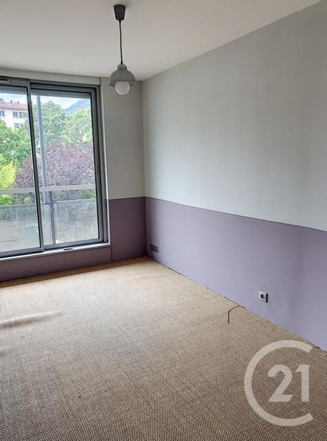 Appartement F3 à louer - 3 pièces - 90.45 m2 - CHAMALIERES - 63 - AUVERGNE - Century 21 Stéphane Roume Immobilier