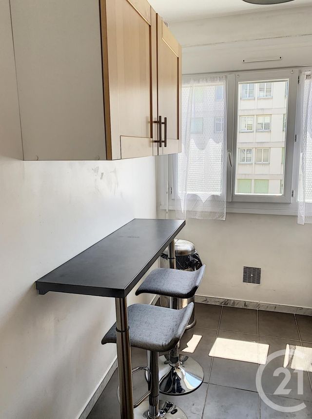 Appartement F2 à louer - 2 pièces - 42.54 m2 - CLERMONT FERRAND - 63 - AUVERGNE - Century 21 Stéphane Roume Immobilier