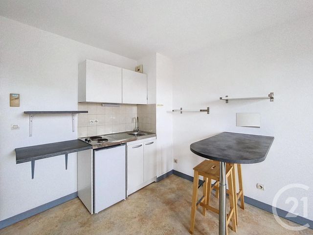 Appartement Studio à louer - 1 pièce - 22.1 m2 - CLERMONT FERRAND - 63 - AUVERGNE - Century 21 Stéphane Roume Immobilier