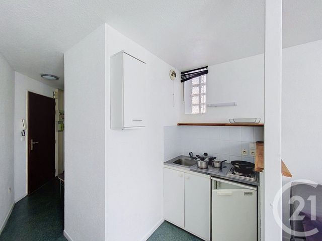 Appartement F1 à louer - 1 pièce - 18.2 m2 - CLERMONT FERRAND - 63 - AUVERGNE - Century 21 Stéphane Roume Immobilier