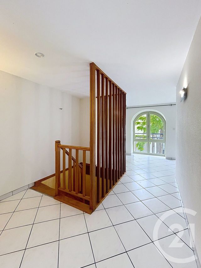 Appartement Duplex à louer - 3 pièces - 88.78 m2 - CLERMONT FERRAND - 63 - AUVERGNE - Century 21 Stéphane Roume Immobilier