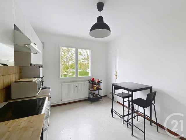 Appartement F3 à louer - 3 pièces - 81.62 m2 - CLERMONT FERRAND - 63 - AUVERGNE - Century 21 Stéphane Roume Immobilier