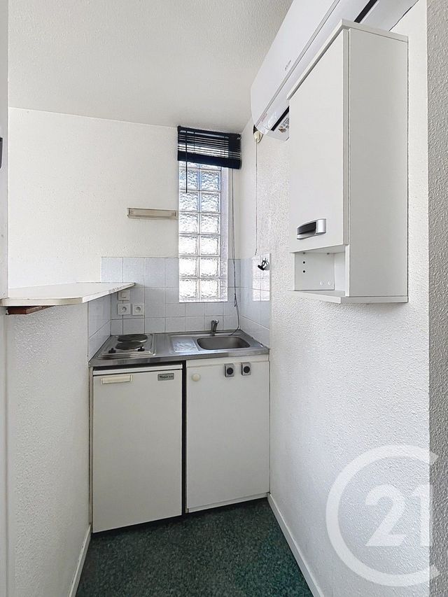 Appartement F1 à louer - 1 pièce - 18.0 m2 - CLERMONT FERRAND - 63 - AUVERGNE - Century 21 Stéphane Roume Immobilier