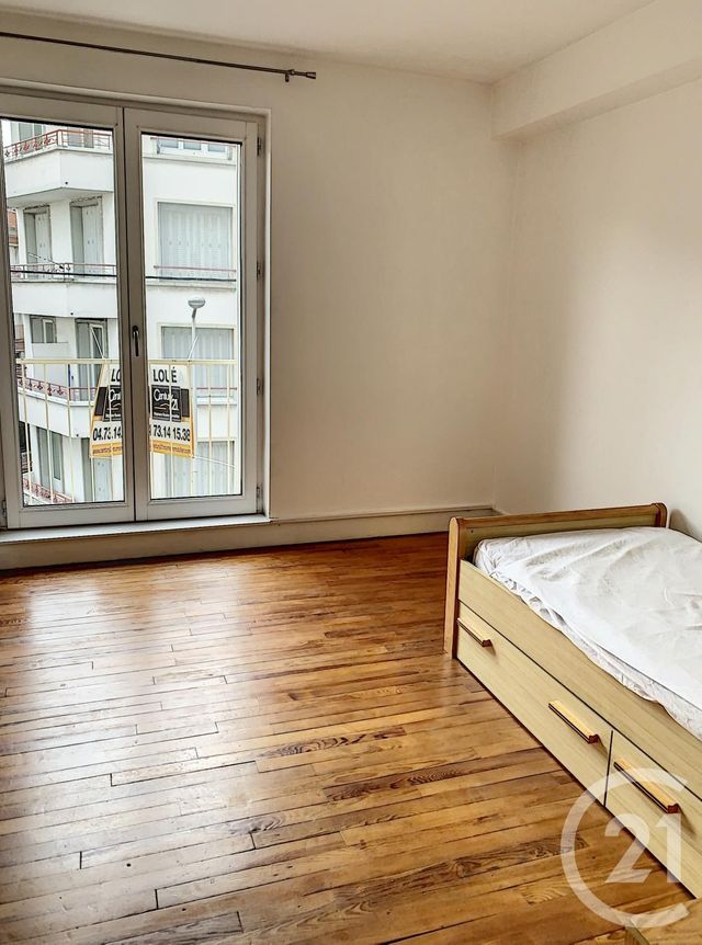 Appartement F4 à louer - 4 pièces - 72.56 m2 - CLERMONT FERRAND - 63 - AUVERGNE - Century 21 Stéphane Roume Immobilier