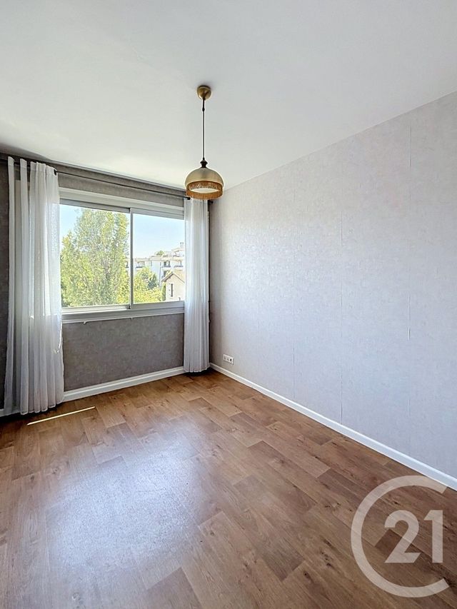 Appartement F4 à vendre - 4 pièces - 68.45 m2 - CLERMONT FERRAND - 63 - AUVERGNE - Century 21 Stéphane Roume Immobilier