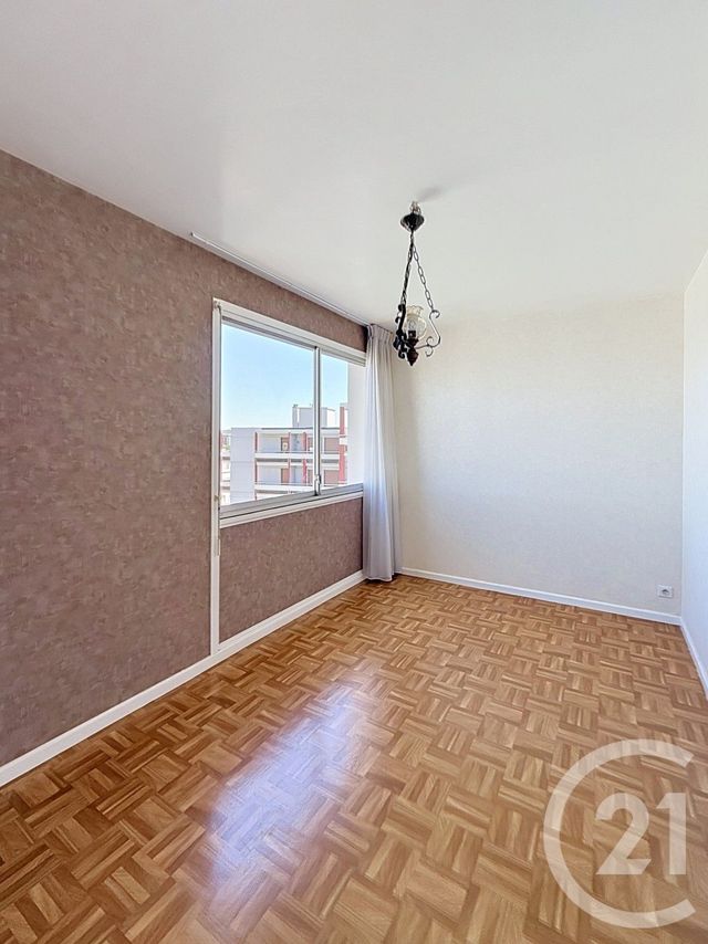 Appartement F4 à vendre - 4 pièces - 68.45 m2 - CLERMONT FERRAND - 63 - AUVERGNE - Century 21 Stéphane Roume Immobilier
