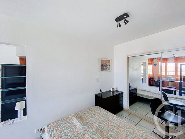 Appartement F1 à louer - 1 pièce - 32.76 m2 - ROYAT - 63 - AUVERGNE - Century 21 Stéphane Roume Immobilier