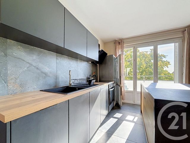 Appartement F5 à vendre - 5 pièces - 86.77 m2 - CLERMONT FERRAND - 63 - AUVERGNE - Century 21 Stéphane Roume Immobilier