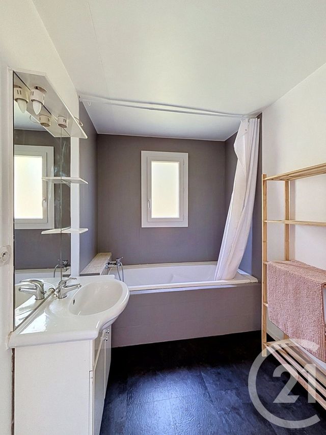 maison à vendre - 7 pièces - 146.0 m2 - ST GENES CHAMPANELLE - 63 - AUVERGNE - Century 21 Stéphane Roume Immobilier
