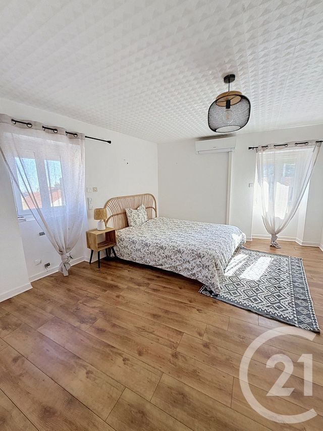 Appartement F3 à vendre - 3 pièces - 79.79 m2 - CEYRAT - 63 - AUVERGNE - Century 21 Stéphane Roume Immobilier