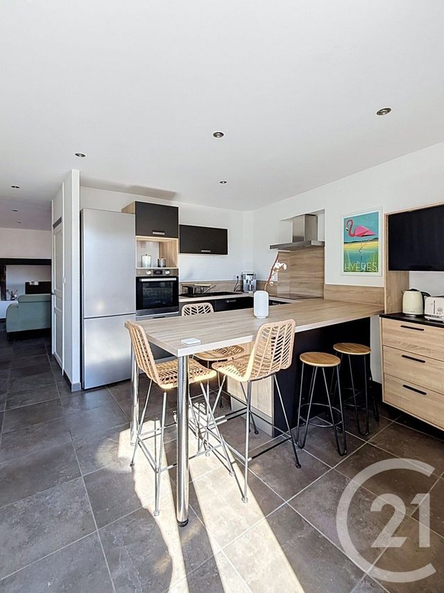 Appartement F3 à vendre - 3 pièces - 79.79 m2 - CEYRAT - 63 - AUVERGNE - Century 21 Stéphane Roume Immobilier